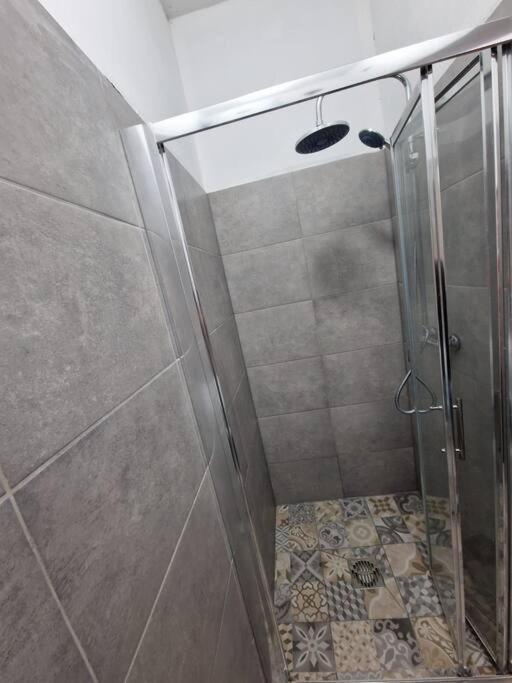 Obiteljski Stan Kastel Luksic Apartamento Kaštela Exterior foto